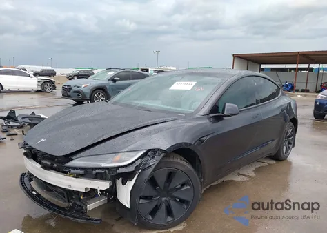 2025 Tesla Model 3 Long Range Rear-Wheel Drive z USA, uszkodzony, nr VIN 5YJ3E1EA2SF913370